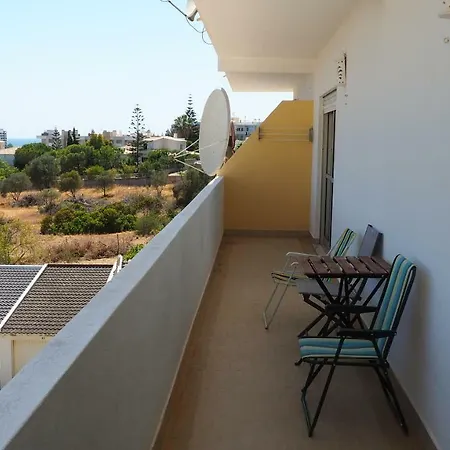 Apartamento 2 Quartos, 2 Casas De Banho E Grande Sala * Alvor