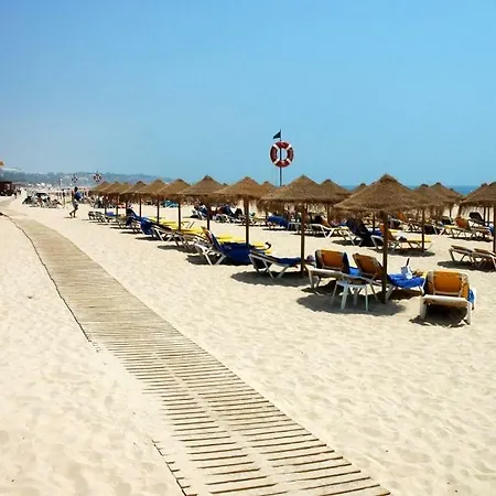 Apartamento 2 Quartos, 2 Casas De Banho E Grande Sala Alvor