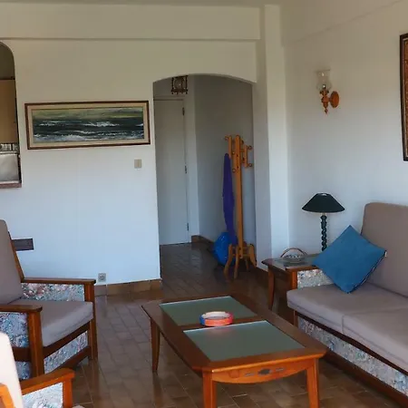 Apartamento 2 Quartos, 2 Casas De Banho E Grande Sala *
